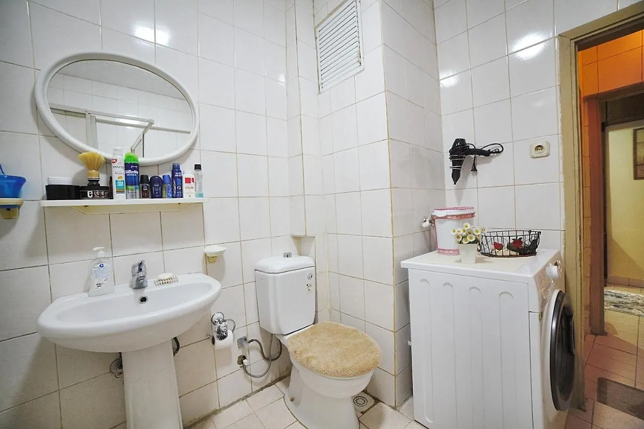 Lejlighed Private Room Close To Merter And Gungoren Textile Center Istanbul