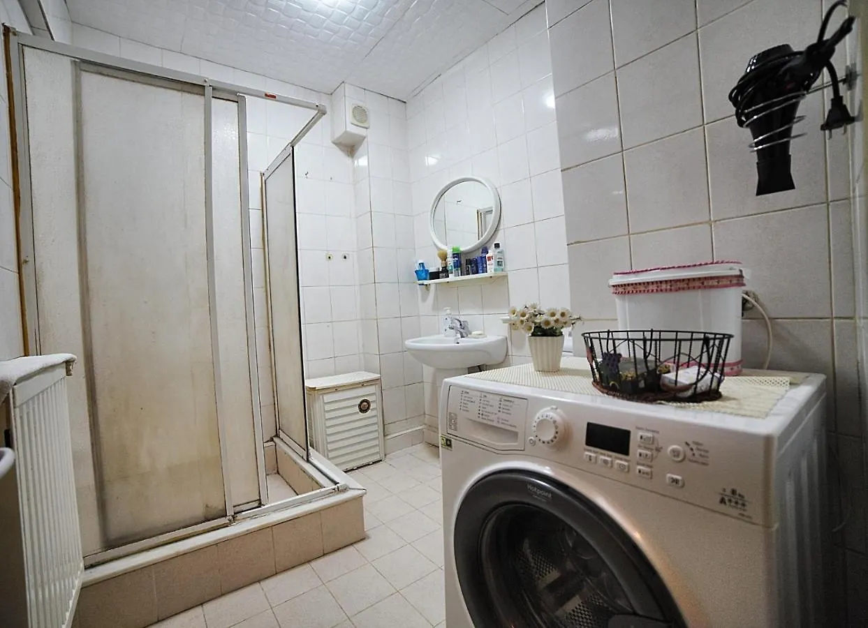Appartement Private Room Close To Merter And Gungoren Textile Center Istanboel Turkije