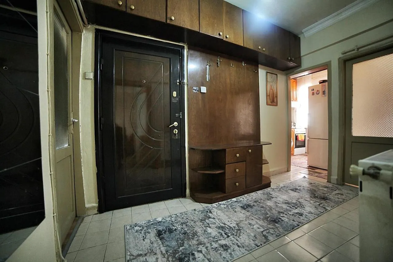 Private Room Close To Merter And Gungoren Textile Center Istanboel